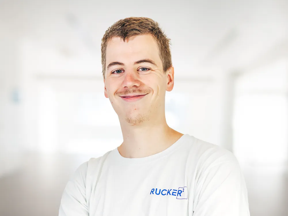 Portrait Elijah Flisar​